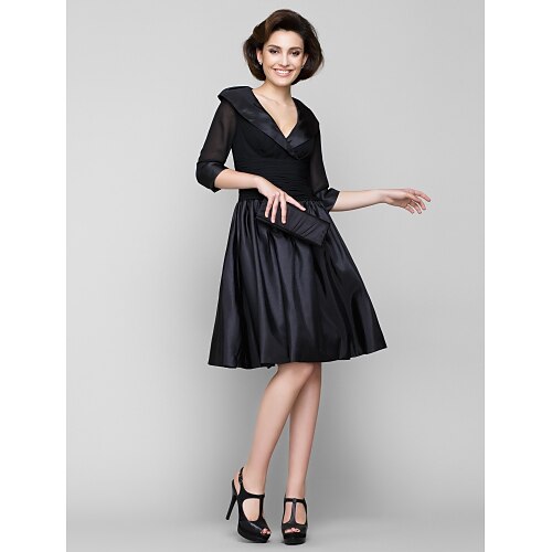 A-Line Mother of the Bride Dress Little Black Dress V Neck Knee Length Chiffon Taffeta Half Sleeve with Ruched 2022
A-Line Mother of the Bride Dress Little Black Dress V Neck Knee Length Chiffon Taffeta Half Sleeve with Ruched 2022