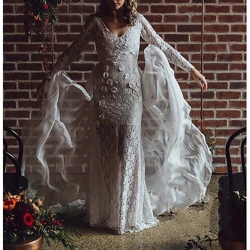 

Sheath / Column Wedding Dresses V Neck Court Train Detachable Lace Long Sleeve Country Sexy with Appliques 2022