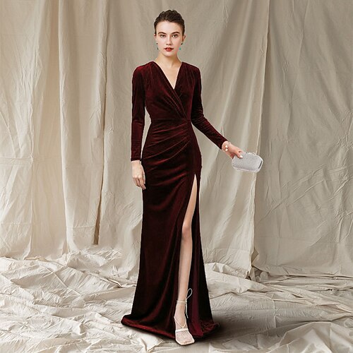 A-Line Mother of the Bride Dress Elegant V Neck Sweep / Brush Train Velvet Long Sleeve with Split Front 2022
A-Line Mother of the Bride Dress Elegant V Neck Sweep / Brush Train Velvet Long Sleeve with Split Front 2022