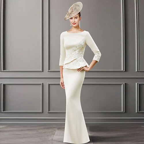 Linjeform Kjole til brudens mor Elegant V-hals Knelengde Blonder Stretchstoff 3/4 ermer med Appliqué 2023
Linjeform Kjole til brudens mor Elegant V-hals Knelengde Blonder Stretchstoff 3/4 ermer med Appliqué 2023