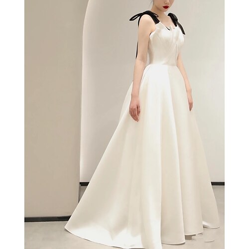 A-Line Wedding Dresses Spaghetti Strap Strapless Sweep / Brush Train Satin Sleeveless Simple with Bow(s) 2022
A-Line Wedding Dresses Spaghetti Strap Strapless Sweep / Brush Train Satin Sleeveless Simple with Bow(s) 2022
