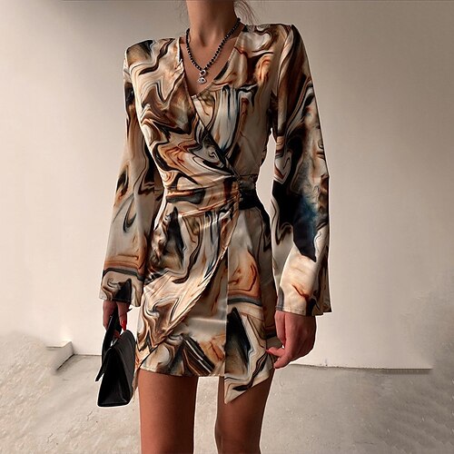 Mujer Vestido tubo Caqui Manga Larga Gradiente de Color Estampado Invierno Otoño Escote en Pico Moderno Vestido de invierno vestido de otoño 2022 S M L XL
Mujer Vestido tubo Caqui Manga Larga Gradiente de Color Estampado Invierno Otoño Escote en Pico Moderno Vestido de invierno vestido de otoño 2022 S M L XL