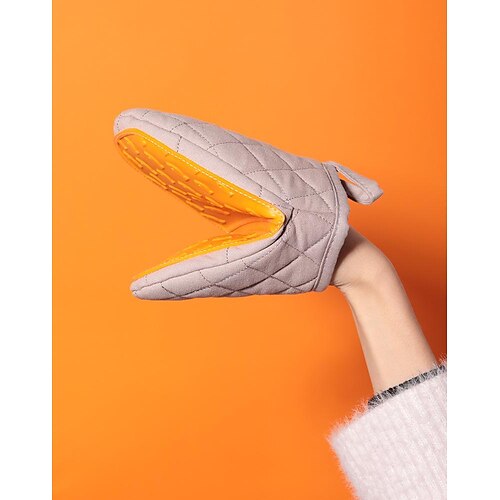 Kitchen Oven Mitts for Heat Resistant with Waterproof Microwave Gloves Dining with Cotton Lining for BBQ Cooking Set Baking Grilling Barbecue
Kitchen Oven Mitts for Heat Resistant with Waterproof Microwave Gloves Dining with Cotton Lining for BBQ Cooking Set Baking Grilling Barbecue
