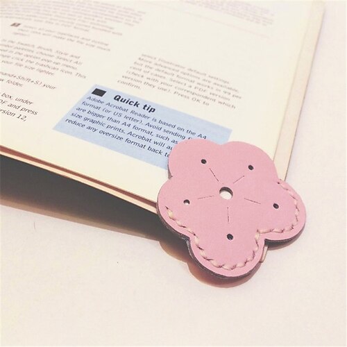 PU Leather Bookmark Plant 3D Stereo Pagination Mark PU Retro Bookmark for Student Men Teens 87 inch
PU Leather Bookmark Plant 3D Stereo Pagination Mark PU Retro Bookmark for Student Men Teens 87 inch