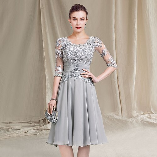 A-linje Kjole til brudens mor Elegant Firkantet hals Knelengde Chiffon Blonder Halvlange ermer med Bølgemønster Appliqué 2023
A-linje Kjole til brudens mor Elegant Firkantet hals Knelengde Chiffon Blonder Halvlange ermer med Bølgemønster Appliqué 2023