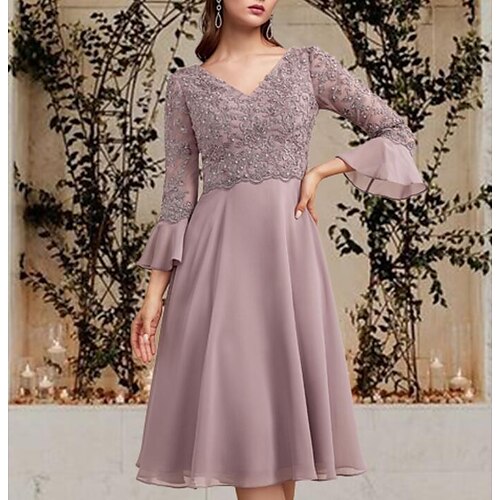 A-Line Mother of the Bride Dress Plus Size Elegant V Neck Knee Length Chiffon Lace 3/4 Length Sleeve with Beading Appliques 2022
A-Line Mother of the Bride Dress Plus Size Elegant V Neck Knee Length Chiffon Lace 3/4 Length Sleeve with Beading Appliques 2022