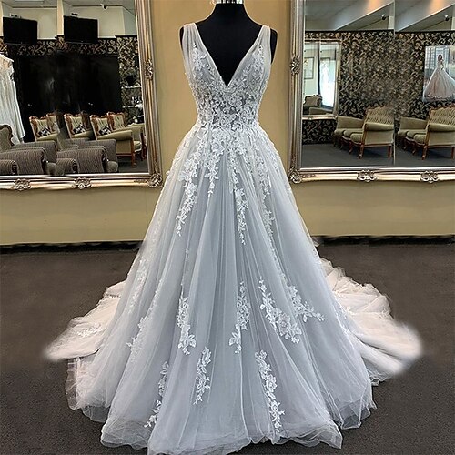Princess Ball Gown Wedding Dresses V Neck Court Train Lace Tulle Sleeveless Formal Sexy Luxurious Backless with Appliques 2022
Princess Ball Gown Wedding Dresses V Neck Court Train Lace Tulle Sleeveless Formal Sexy Luxurious Backless with Appliques 2022