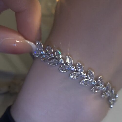 Women's Clear Bracelet Classic Leaf Fashion Sweet Copper Bracelet Jewelry Silver For Gift Engagement
Women's Clear Bracelet Classic Leaf Fashion Sweet Copper Bracelet Jewelry Silver For Gift Engagement