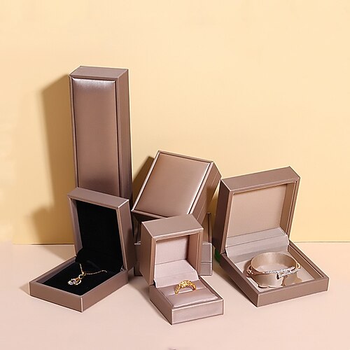 pu læder smykkeskrin halskæde ring æske smykke æske ørering par ring armbånd emballage æske
pu læder smykkeskrin halskæde ring æske smykke æske ørering par ring armbånd emballage æske