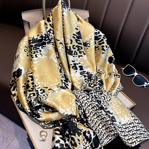 skjerf kvinners europeisk og amerikansk stil ny vår og sommer leopardprint dekorasjon reise solkrem silke skjerf strandhåndkle
skjerf kvinners europeisk og amerikansk stil ny vår og sommer leopardprint dekorasjon reise solkrem silke skjerf strandhåndkle