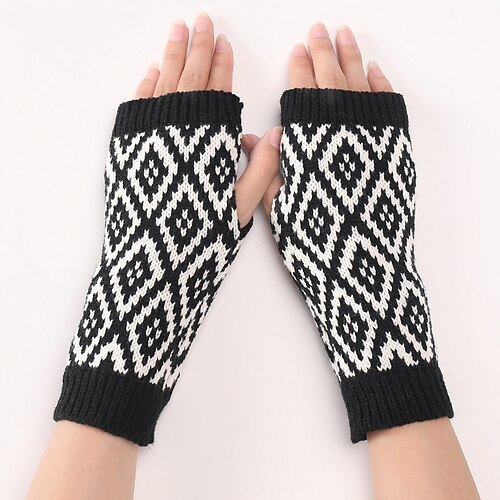 Women's Fingerless Gloves Warm Winter Gloves Daily Holiday Fashion Knit Simple Casual Warm 1 Pair
Women's Fingerless Gloves Warm Winter Gloves Daily Holiday Fashion Knit Simple Casual Warm 1 Pair