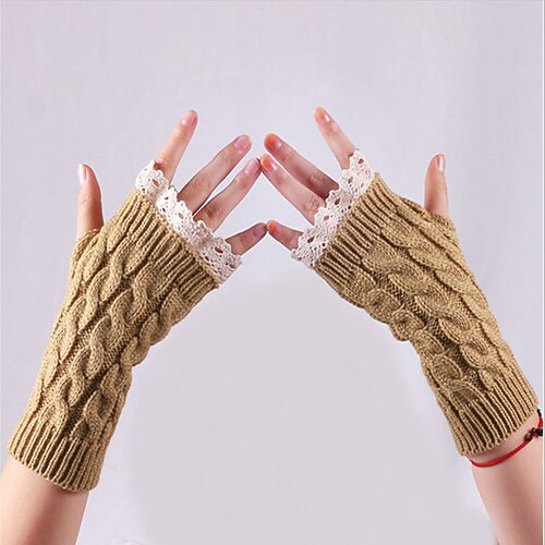 Gloves are beautiful and good-looking lace lengthened wrist guards winter ladies warm Japanese and Korean knitted half-finger gloves
Gloves are beautiful and good-looking lace lengthened wrist guards winter ladies warm Japanese and Korean knitted half-finger gloves