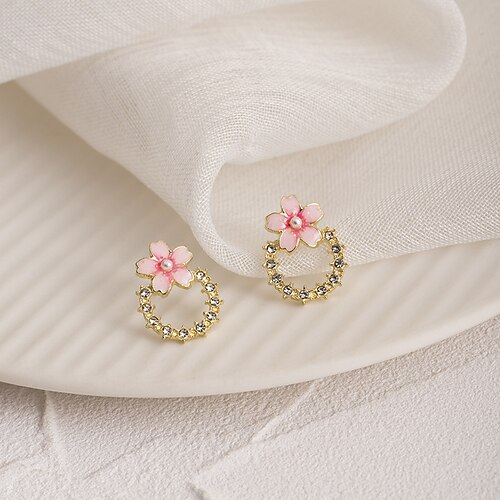 1 Pair Stud Earrings For Women's Wedding Sport Engagement Alloy Classic Fashion Petal
1 Pair Stud Earrings For Women's Wedding Sport Engagement Alloy Classic Fashion Petal