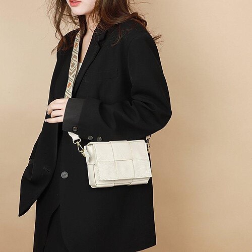 2022 summer new first layer cowhide one-shoulder messenger small bag women's woven bag european and american fashion casual all-match personality
2022 summer new first layer cowhide one-shoulder messenger small bag women's woven bag european and american fashion casual all-match personality