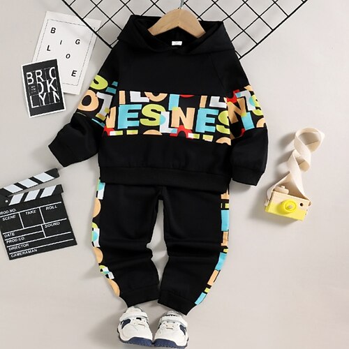 2 Dele Baby Drenge Hættetrøje & Bukser Outfit Bogstaver Langærmet Sæt Afslappet Aktiv Mode Vinter Efterår 3-7 år Sort
2 Dele Baby Drenge Hættetrøje & Bukser Outfit Bogstaver Langærmet Sæt Afslappet Aktiv Mode Vinter Efterår 3-7 år Sort
