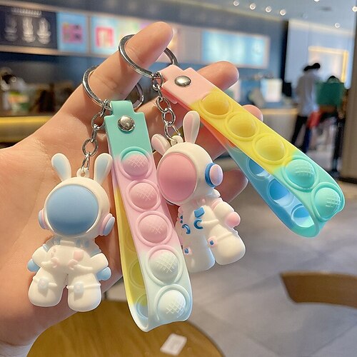 multicolor 3d goma suave espacio creativo conejo llavero bolso de mano colgante regalos para compañeros de clase y colegas accesorios de mochila
multicolor 3d goma suave espacio creativo conejo llavero bolso de mano colgante regalos para compañeros de clase y colegas accesorios de mochila
