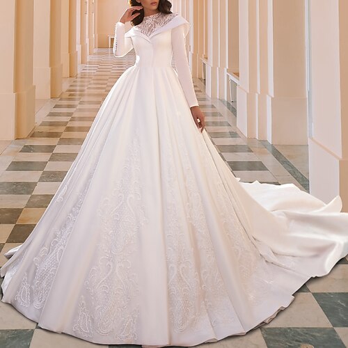 Forlovelse Royal Stil Formelt Brudekjoler Hofslæb A-linje Langærmet Høj halset Satin Med Blonde Plissé 2023 Brudekjoler
Forlovelse Royal Stil Formelt Brudekjoler Hofslæb A-linje Langærmet Høj halset Satin Med Blonde Plissé 2023 Brudekjoler