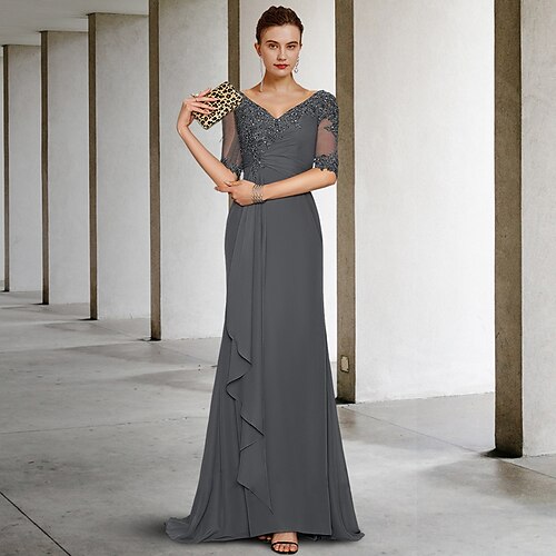 Havfrue Kjole til brudens mor Årgang Elegant V-hals Børsteslæb Chiffon Tyl Halvlange ærmer med Applikeret broderi Sidedrapering 2023
Havfrue Kjole til brudens mor Årgang Elegant V-hals Børsteslæb Chiffon Tyl Halvlange ærmer med Applikeret broderi Sidedrapering 2023