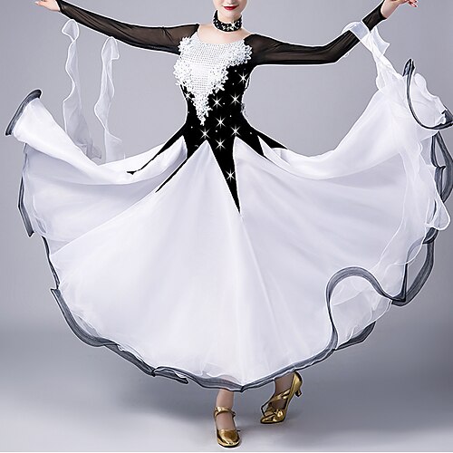 Balli da sala Abito Ricamo A fantasia Cristalli / Strass Per donna Prestazioni Addestramento Manica lunga Elastene Organza
Balli da sala Abito Ricamo A fantasia Cristalli / Strass Per donna Prestazioni Addestramento Manica lunga Elastene Organza