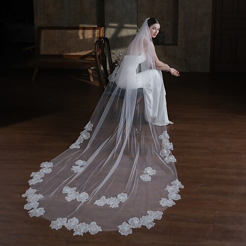 1 strato Moda / Lusso Veli da sposa Velo lungo (con strascico) con Motivo floreale di perle / Colore Puro Di pizzo / Tulle
1 strato Moda / Lusso Veli da sposa Velo lungo (con strascico) con Motivo floreale di perle / Colore Puro Di pizzo / Tulle
