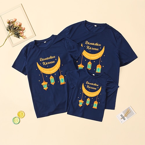 Sguardo di famiglia Ramadan maglietta Alfabetico Stella MOON Informale Girocollo Blu Manica corta Adorabile Abiti coordinati
Sguardo di famiglia Ramadan maglietta Alfabetico Stella MOON Informale Girocollo Blu Manica corta Adorabile Abiti coordinati