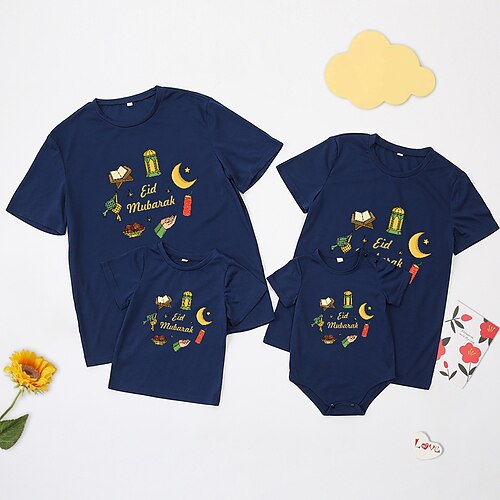 Familiestil Ramadan T skjorte Bokstaver Stjerne MOON Avslappet Crewneck Blå Kortermet Daglig Matchende antrekk
Familiestil Ramadan T skjorte Bokstaver Stjerne MOON Avslappet Crewneck Blå Kortermet Daglig Matchende antrekk