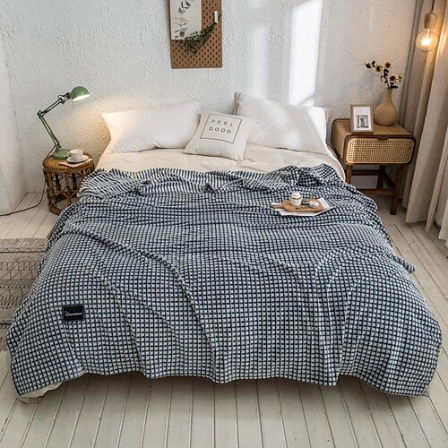 Milk Velvet Cut Flowers Pineapple Grid Single-layer Blanket Thickened Solid Color Shawl Cover Blanket
Milk Velvet Cut Flowers Pineapple Grid Single-layer Blanket Thickened Solid Color Shawl Cover Blanket