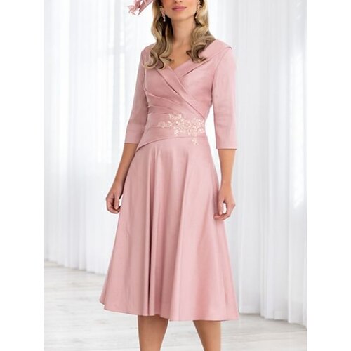 A-linje Kjole til brudens mor Bryllupsgjest Elegant Petit Søt V-hals Te-lengde Taft 3/4 ermer med Appliqué Ruchiing 2023
A-linje Kjole til brudens mor Bryllupsgjest Elegant Petit Søt V-hals Te-lengde Taft 3/4 ermer med Appliqué Ruchiing 2023