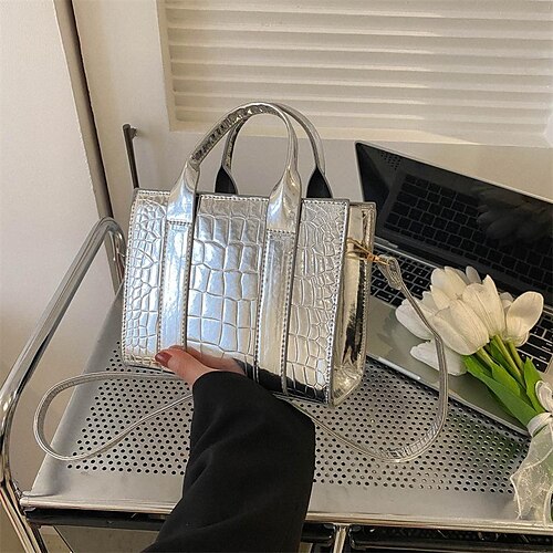 Dame Håndveske Crossbody-veske PU lær Daglig Vanntett Holdbar Sølv Svart Lilla
Dame Håndveske Crossbody-veske PU lær Daglig Vanntett Holdbar Sølv Svart Lilla