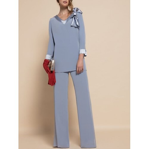 Todelt Kjole til brudens mor Enkel Elegant V-hals Gulvlang Strækchiffon 3/4-ærmer med Sløjfe(r) 2023
Todelt Kjole til brudens mor Enkel Elegant V-hals Gulvlang Strækchiffon 3/4-ærmer med Sløjfe(r) 2023
