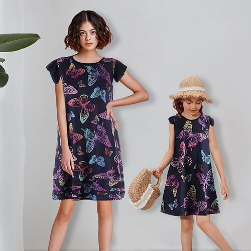 Mami y yo Vestidos Animal Mariposa Casual Morado Manga Corta Sobre la rodilla Vestido estilo camiseta Activo Trajes a juego
Mami y yo Vestidos Animal Mariposa Casual Morado Manga Corta Sobre la rodilla Vestido estilo camiseta Activo Trajes a juego
