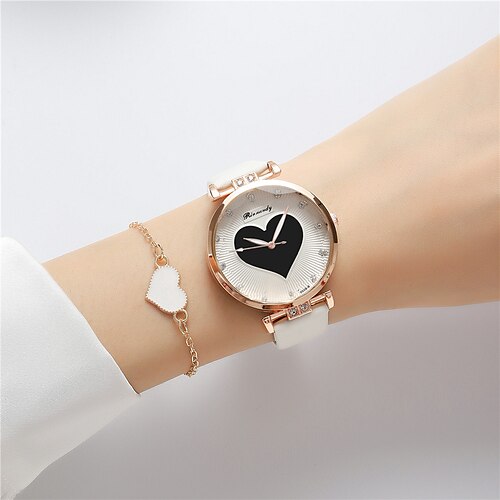 Relógio de quartzo feminino fashion, cinto com padrão de coração, diamante, relógio de pulso minimalista, strass, conjunto de pulseira, relógios femininos casuais de quartzo
Relógio de quartzo feminino fashion, cinto com padrão de coração, diamante, relógio de pulso minimalista, strass, conjunto de pulseira, relógios femininos casuais de quartzo