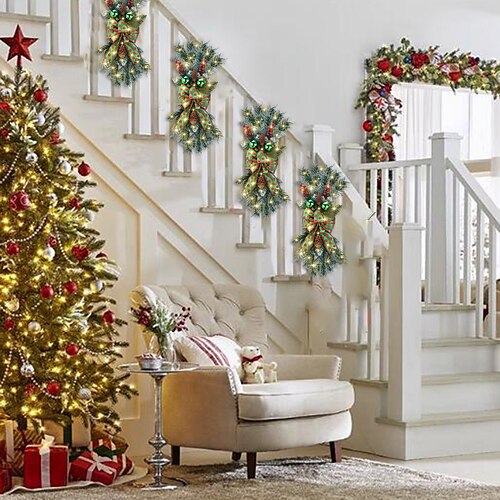 Decoración de Navidad, adorno de escalera preiluminado inalámbrico, coronas de Navidad para puerta de entrada, adornos colgantes de ventana de pared de vacaciones para interior y exterior, decoración
Decoración de Navidad, adorno de escalera preiluminado inalámbrico, coronas de Navidad para puerta de entrada, adornos colgantes de ventana de pared de vacaciones para interior y exterior, decoración