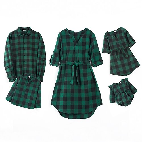Family Christmas Pajamas Graphic School Print Dark Green Long Sleeve Mommy And Me Outfits Active Matching Outfits
Family Christmas Pajamas Graphic School Print Dark Green Long Sleeve Mommy And Me Outfits Active Matching Outfits