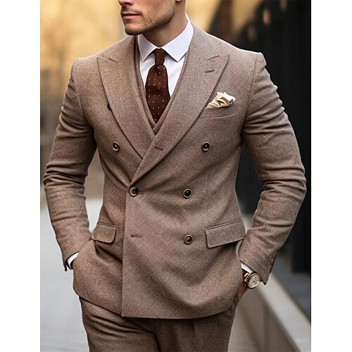 Combinaisons en tweed Homme Mariage Ensemble de 3 pièces Marron Couleur Pleine Grandes Tailles Double Boutonnage à Six boutons 2023
Combinaisons en tweed Homme Mariage Ensemble de 3 pièces Marron Couleur Pleine Grandes Tailles Double Boutonnage à Six boutons 2023