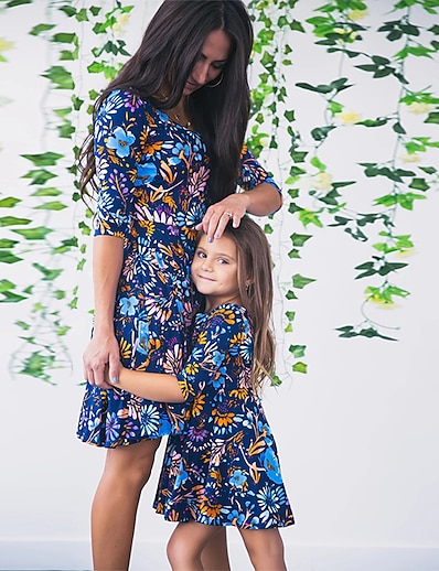 abordables Family Matching Outfits-Mami y yo Vestido Gráfico Estampado Azul Piscina Maxi Sin Mangas Trajes a juego / Verano