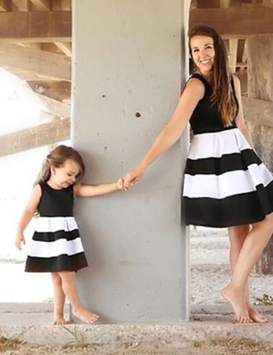 hesapli Family Matching Outfits-Annem ve ben Elbiseler Günlük Giyim Tek Renk Kırk Yama Siyah Koyu Pembe Diz üstü Kolsuz Günlük Eşleşen kıyafetler / Yaz