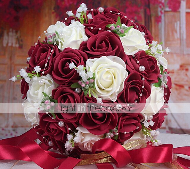 un bouquet di 30 rose pe simulazione wedding bouquet di nozze della sposa  azienda fiori, bordeaux e bianco del 2024 a $27.99