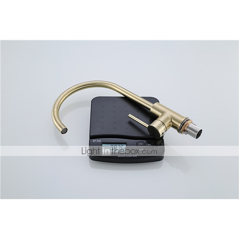 diskbänk blandare kran borstat guld monterad på däck, 360 vridbart enkelgreppskärl köksmässingskranar med kall- och varmvattenslang 2026 - $163.99 –P13