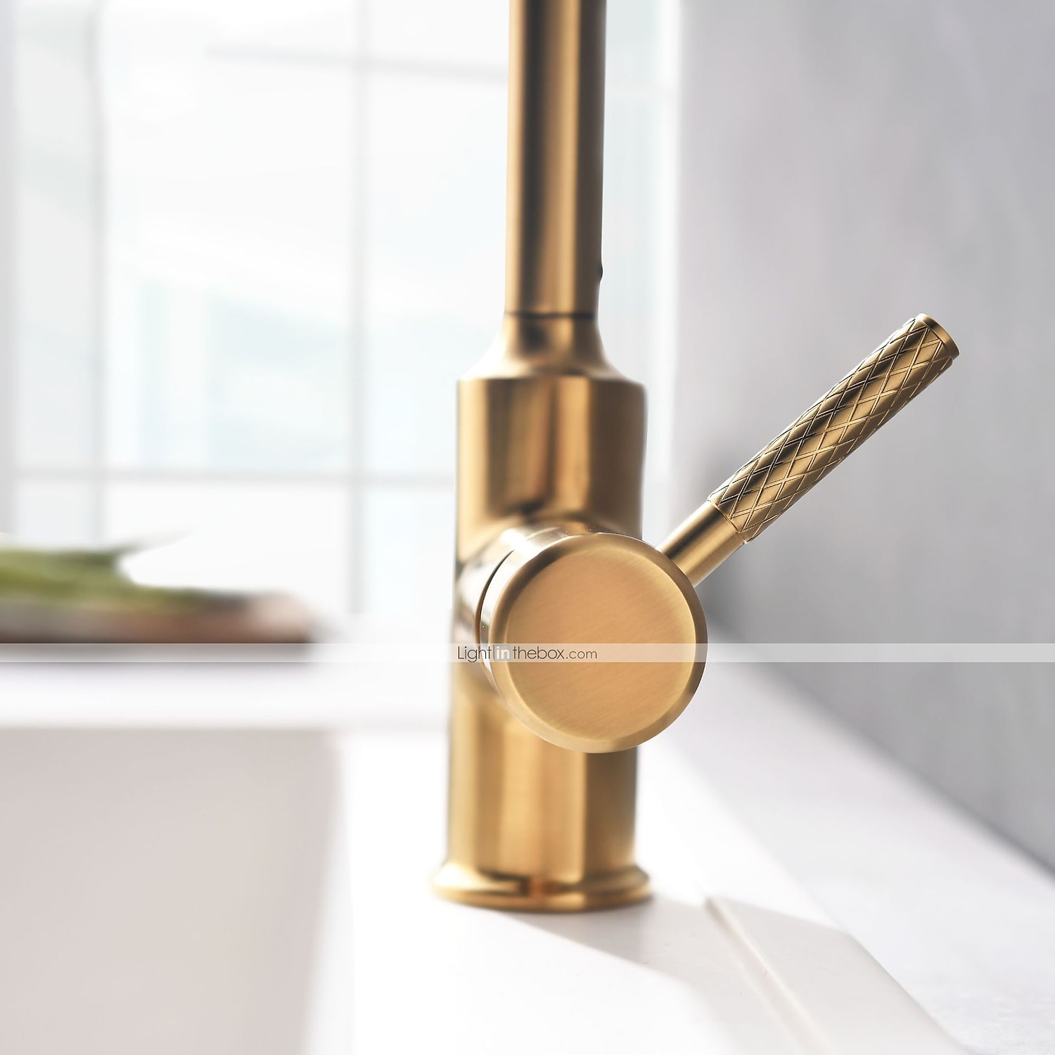 Kitchen Sink Mixer Faucet Pull Out, 360 swivel Single Lever Handle Brushed Solid Brass Taps Cold Hot Hose, One Hole with Pull Down Sprayer Black Gold Faucets 2025 - $137.99 –P6