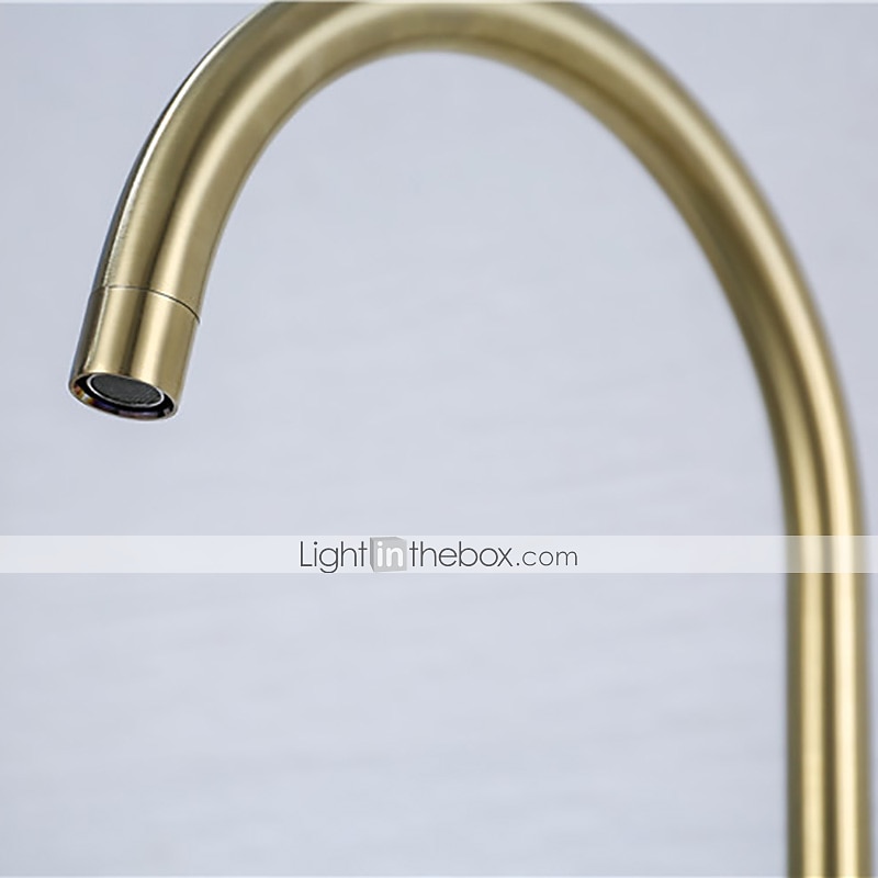 diskbänk blandare kran borstat guld monterad på däck, 360 vridbart enkelgreppskärl köksmässingskranar med kall- och varmvattenslang 2026 - $163.99 –P5