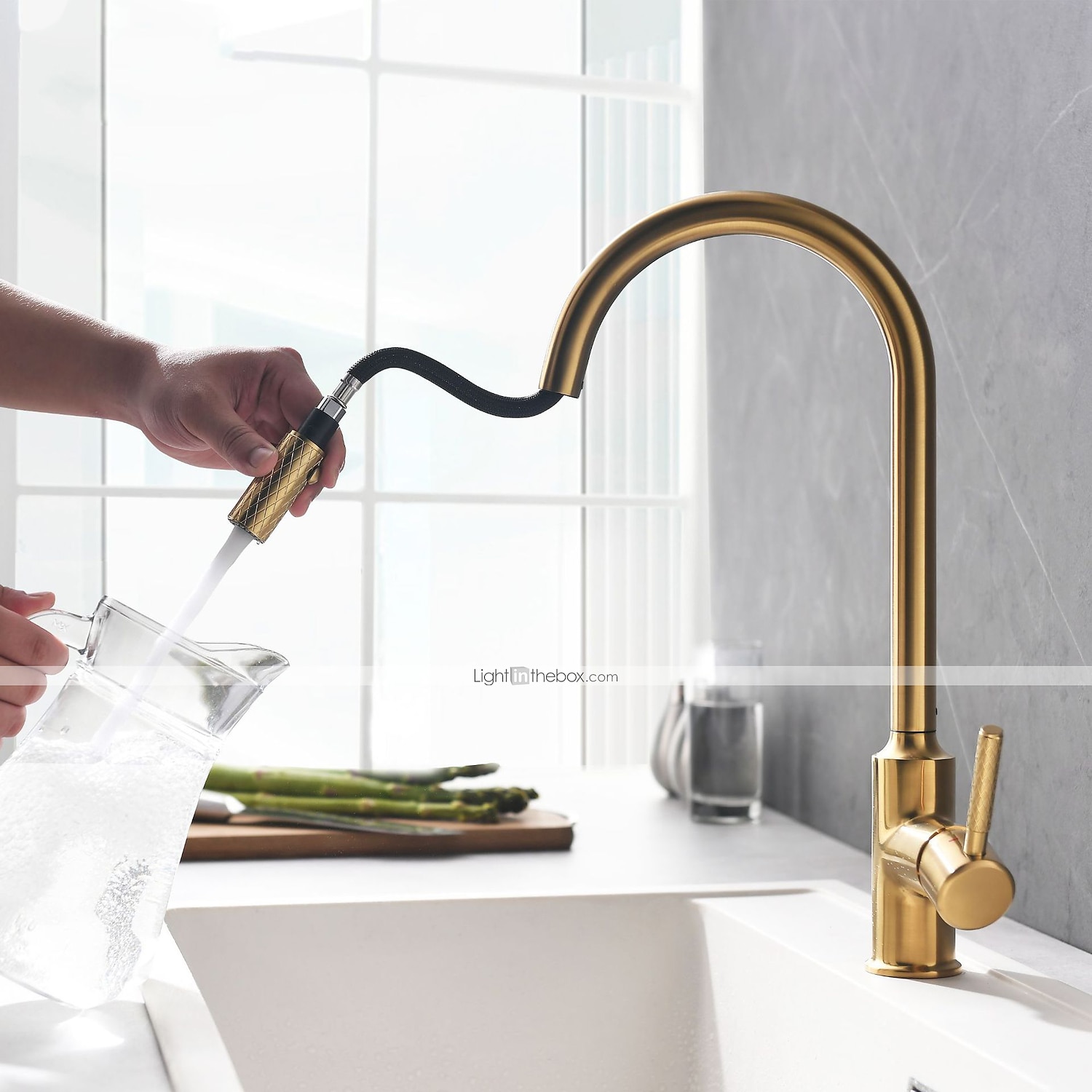 Kitchen Sink Mixer Faucet Pull Out, 360 swivel Single Lever Handle Brushed Solid Brass Taps Cold Hot Hose, One Hole with Pull Down Sprayer Black Gold Faucets 2025 - $137.99 –P3