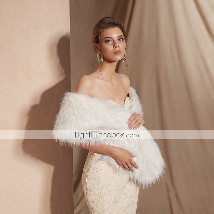 châles de mariée beiges, enveloppes d'hiver en fausse fourrure, enveloppes de soirée de mariage d'automne pour femmes avec une couleur pure pour une robe de mariée formelle pour impressionner 2025 de 2025 ? $59.99 –P4