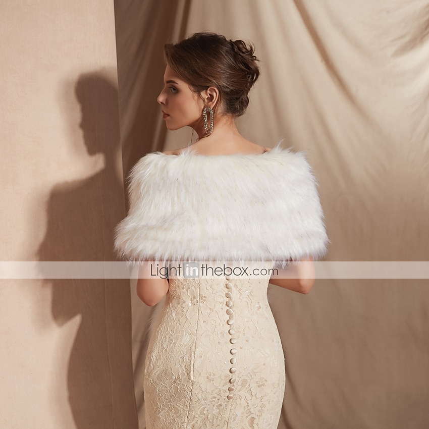châles de mariée beiges, enveloppes d'hiver en fausse fourrure, enveloppes de soirée de mariage d'automne pour femmes avec une couleur pure pour une robe de mariée formelle pour impressionner 2025 de 2025 ? $59.99 –P5