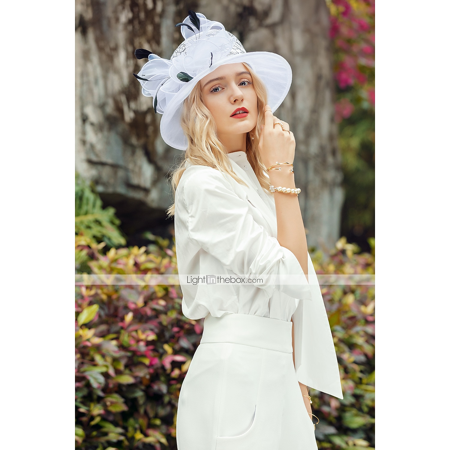 Klobouky Organza Kbelík Svatební Večírek Melbourne Cup koktejl Royal Astcot Doplňky do vlasů Elegantní S Peří Mašle Přílba Pokrývky Hlavy 2025 - $57.99 –P9