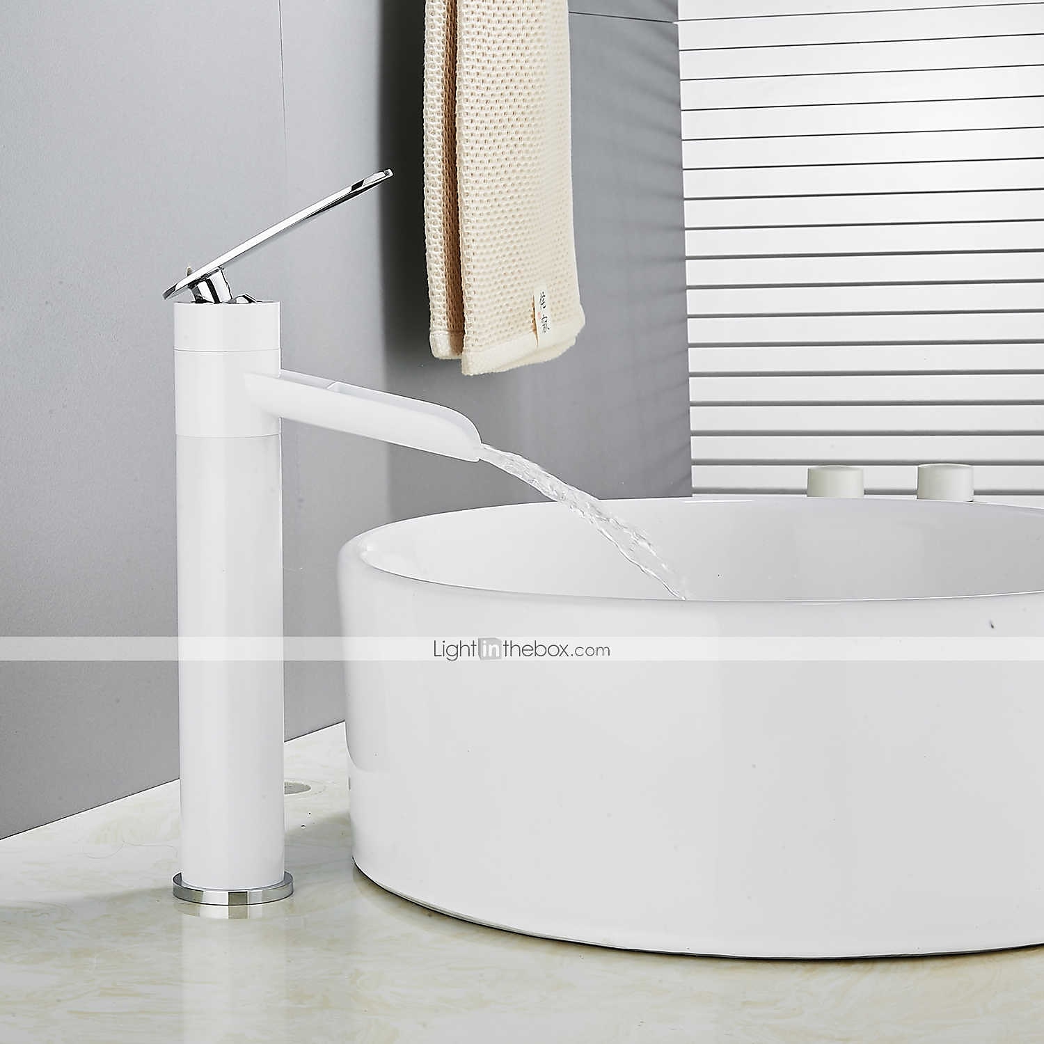 mitigeur de lavabo de salle de bain cascade haut, robinets de lavabo à une poignée en laiton antique avec tuyau froid et chaud de 2025 ? $113.99 –P15