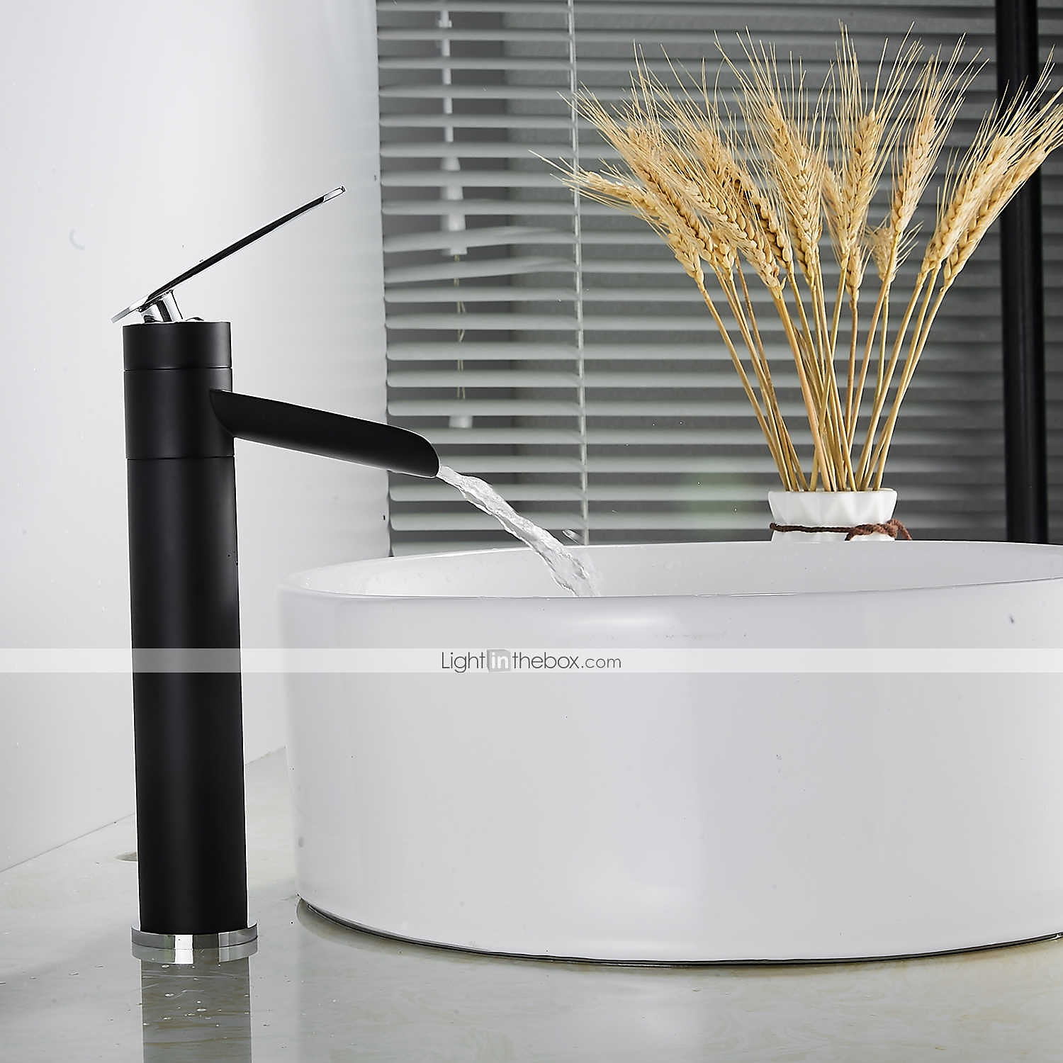 mitigeur de lavabo de salle de bain cascade haut, robinets de lavabo à une poignée en laiton antique avec tuyau froid et chaud de 2025 ? $113.99 –P10