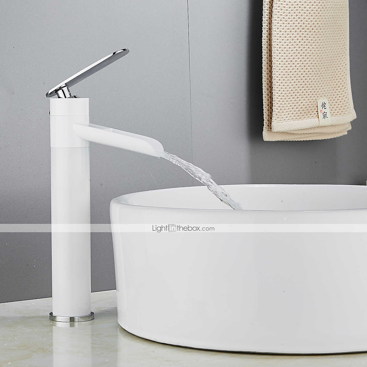 mitigeur de lavabo de salle de bain cascade haut, robinets de lavabo à une poignée en laiton antique avec tuyau froid et chaud de 2025 ? $113.99 –P16