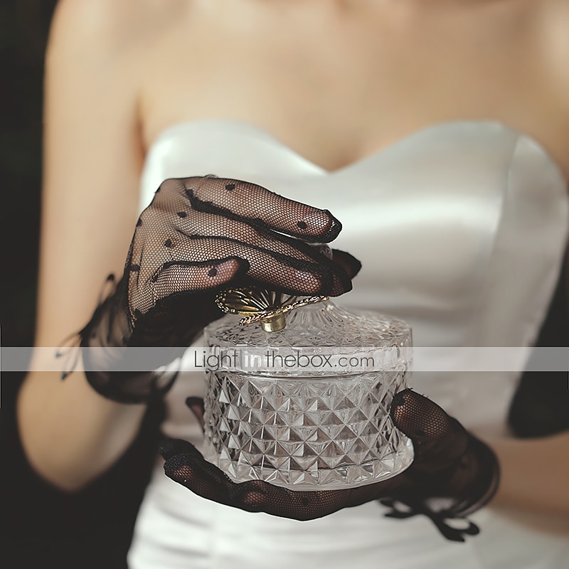 Gant vintage à longueur de poignet en dentelle  élégant avec bord  point ondulé gant de mariage  fête pour impressionner de 2025 ? $22.99 –P3