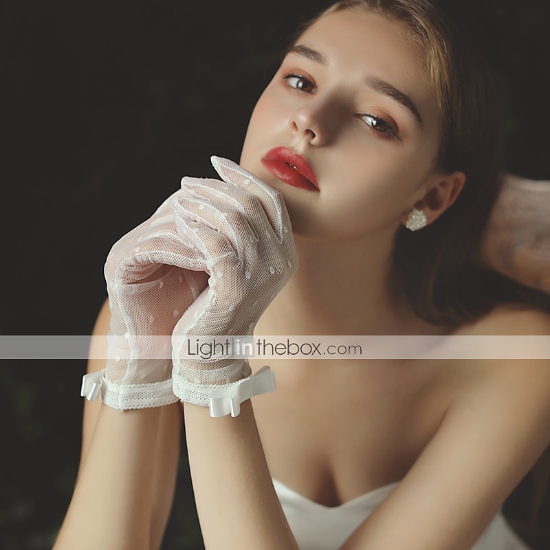 Gant vintage à longueur de poignet en dentelle  élégant avec bord  point ondulé gant de mariage  fête pour impressionner de 2025 ? $22.99 –P6